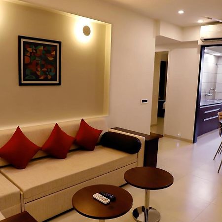 Quality Inn Patria Suites, Rajkot Bagian luar foto