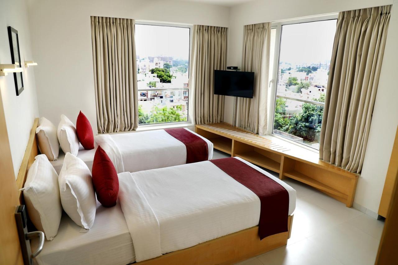 Quality Inn Patria Suites, Rajkot Bagian luar foto