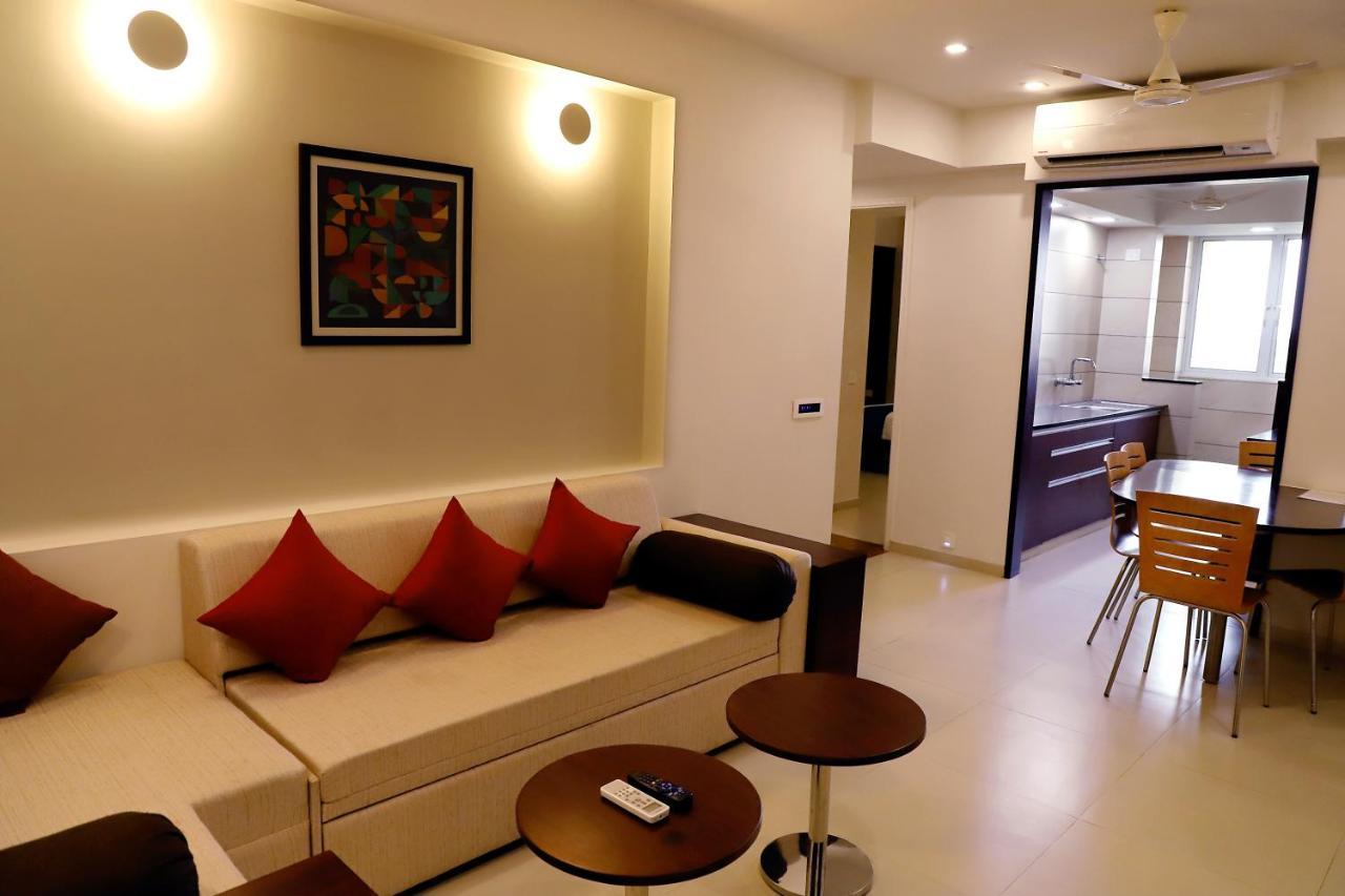 Quality Inn Patria Suites, Rajkot Bagian luar foto