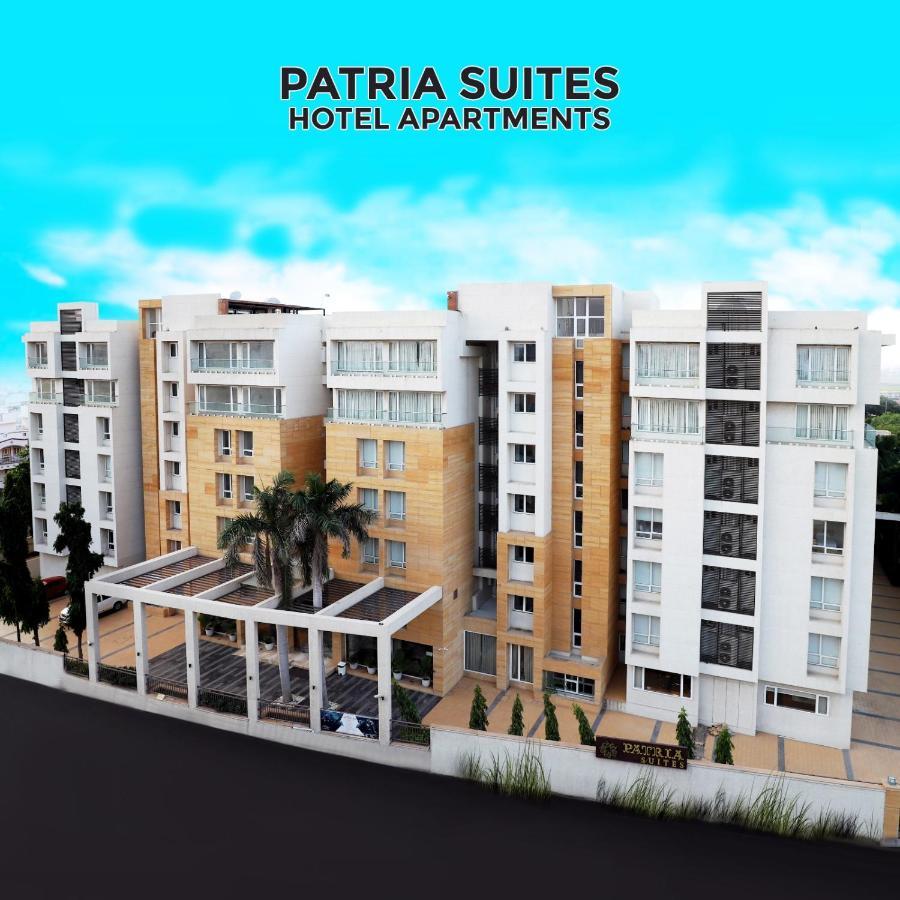 Quality Inn Patria Suites, Rajkot Bagian luar foto