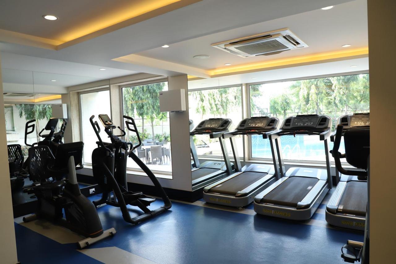 Quality Inn Patria Suites, Rajkot Bagian luar foto