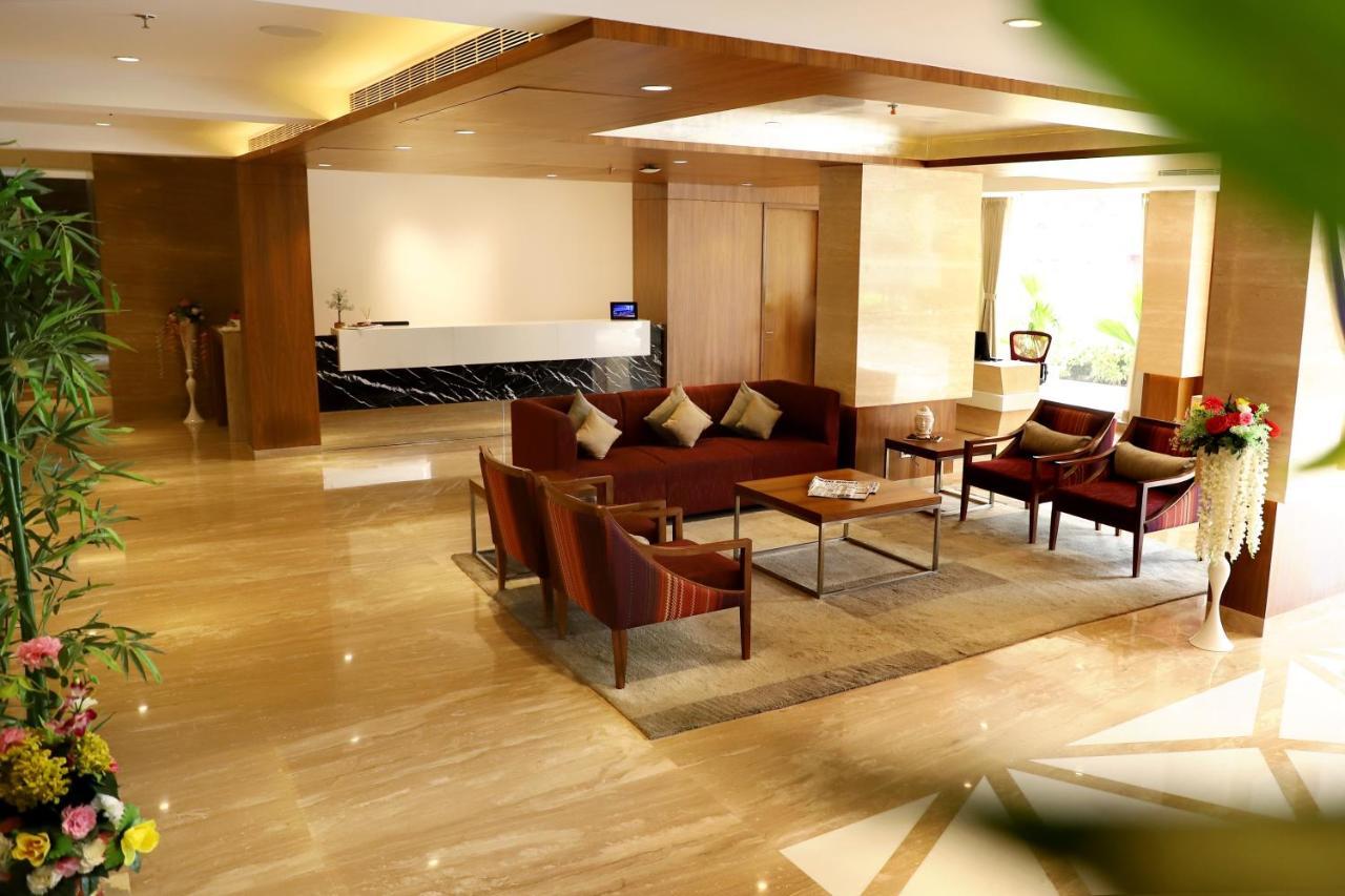 Quality Inn Patria Suites, Rajkot Bagian luar foto