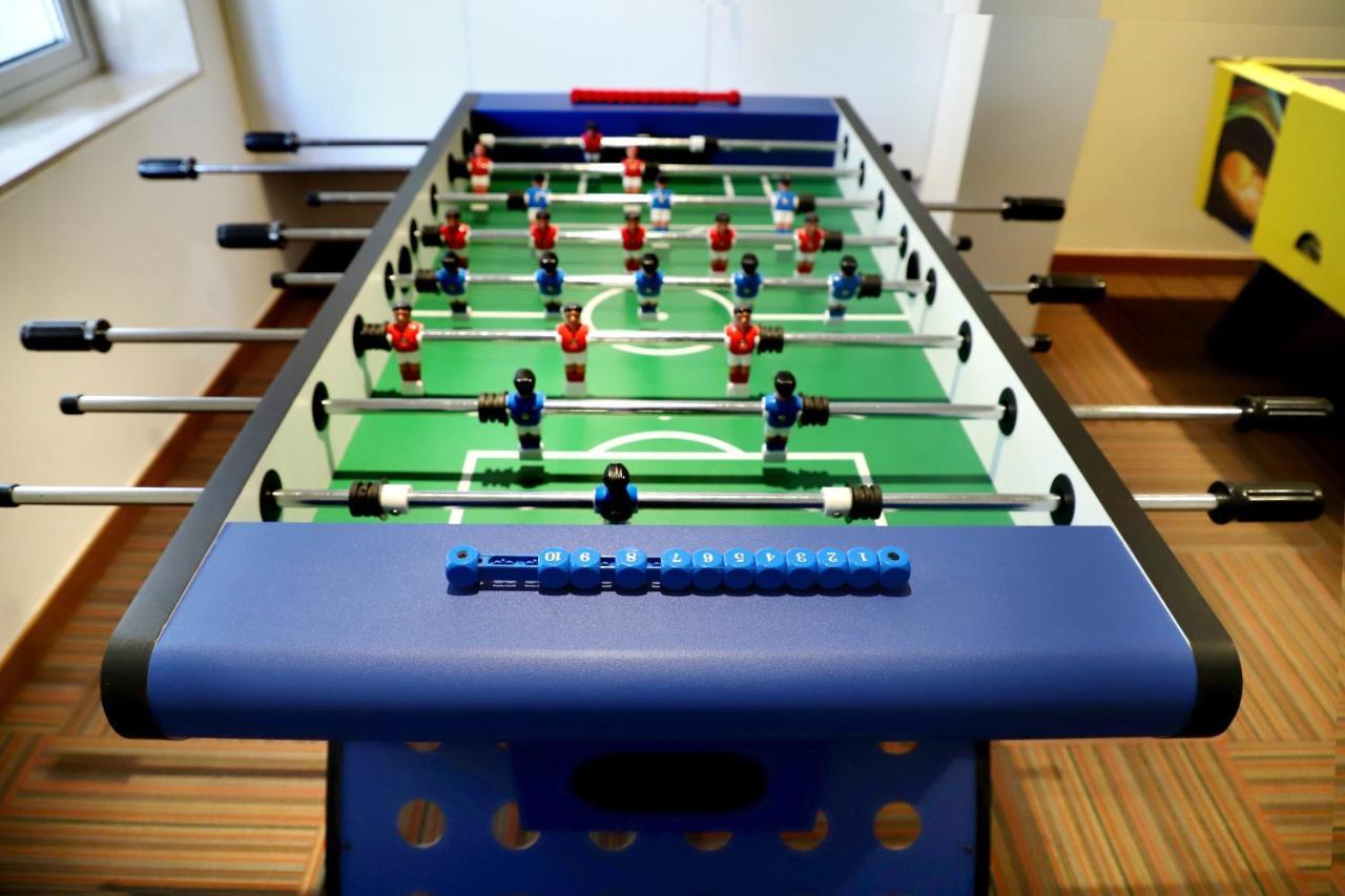 Quality Inn Patria Suites, Rajkot Bagian luar foto