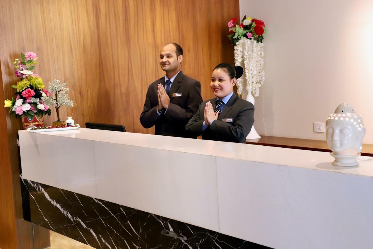 Quality Inn Patria Suites, Rajkot Bagian luar foto